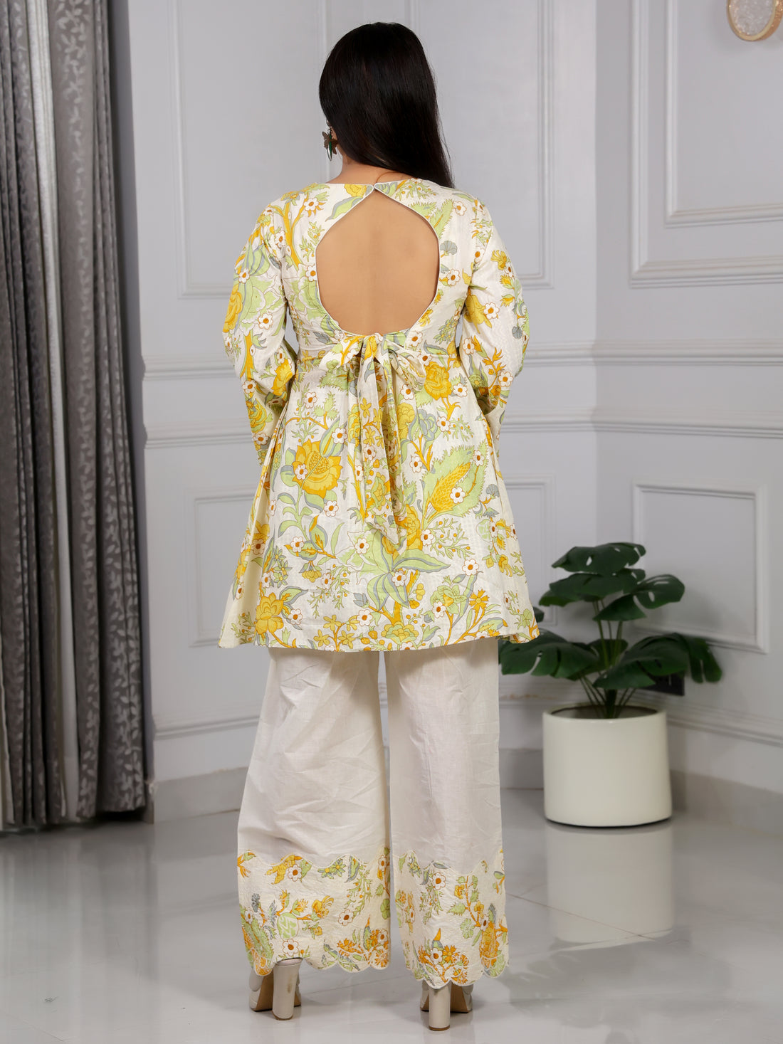 Shakun Yellow Backless Cord set