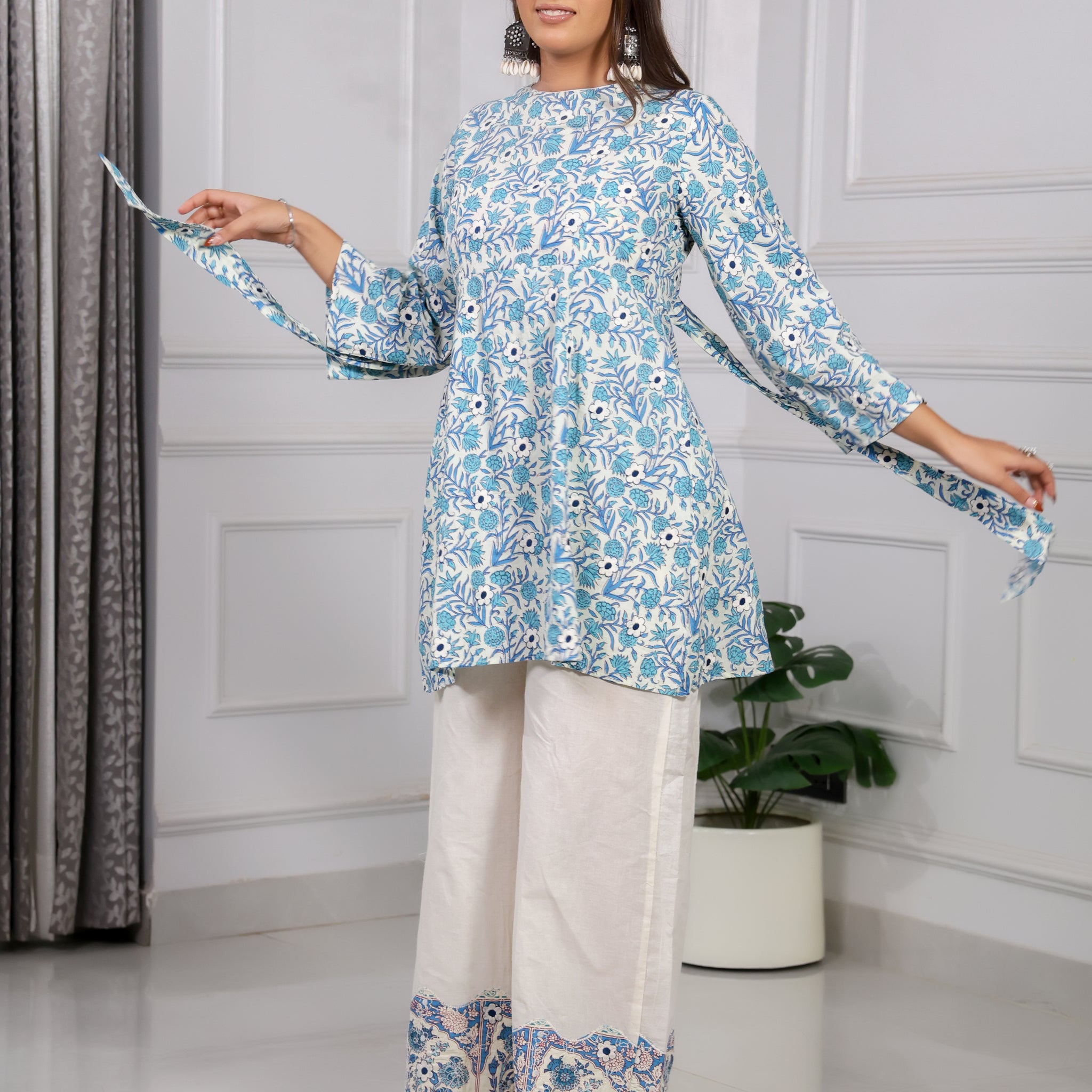 Shakun Blue Backless Cord set