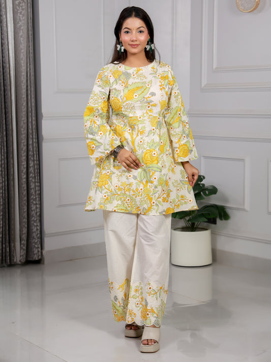 Shakun Yellow Backless Cord set